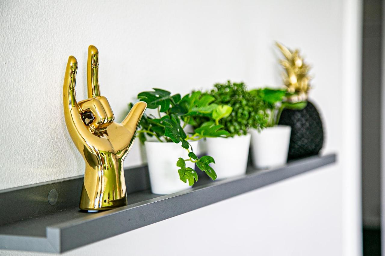 Penthouse Apartment - City Centre - Secure Parking, Balcony, Self-Check-In, Fast Wifi And Smart Tv With Netflix By Yoko Property Milton Keynes Exterior foto