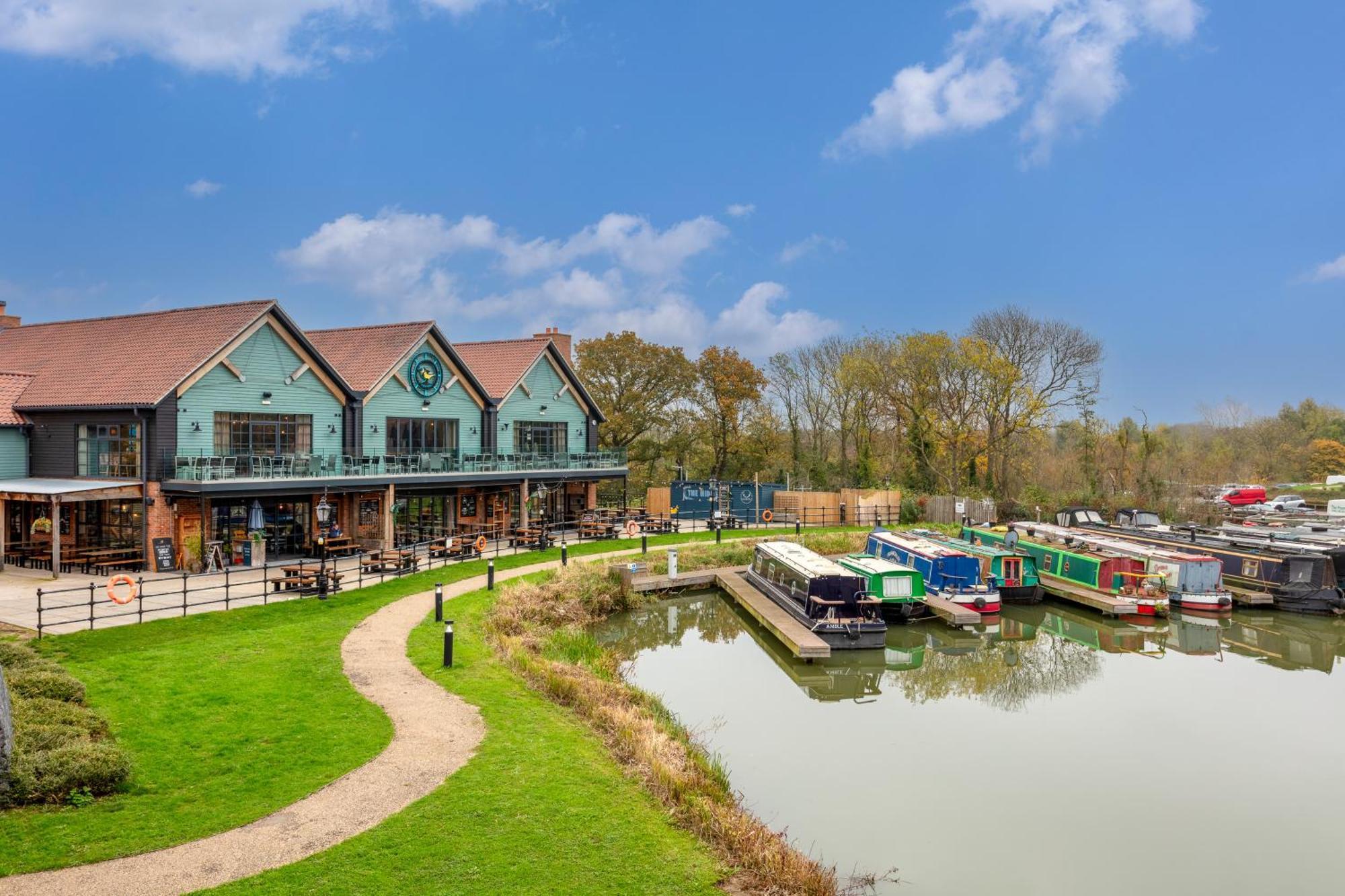 Penthouse Apartment - City Centre - Secure Parking, Balcony, Self-Check-In, Fast Wifi And Smart Tv With Netflix By Yoko Property Milton Keynes Exterior foto