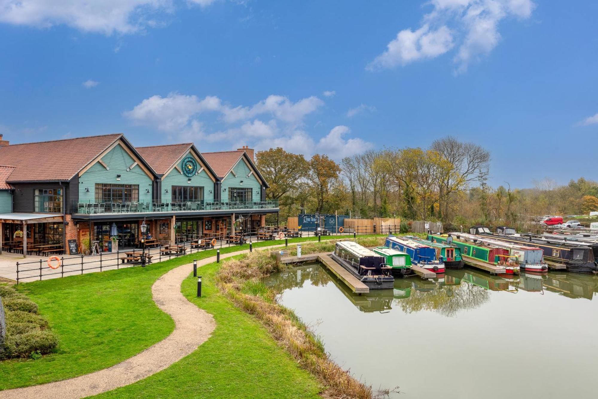 Penthouse Apartment - City Centre - Secure Parking, Balcony, Self-Check-In, Fast Wifi And Smart Tv With Netflix By Yoko Property Milton Keynes Exterior foto