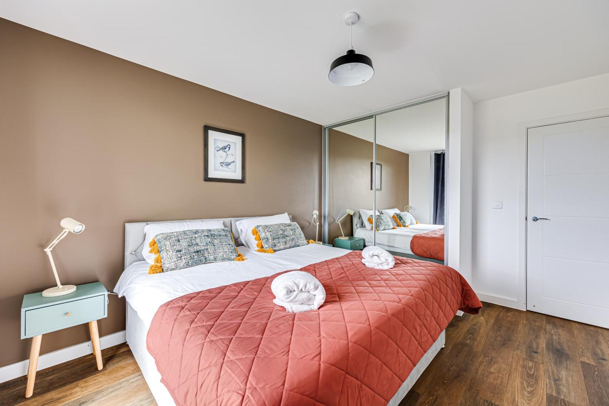 Penthouse Apartment - City Centre - Secure Parking, Balcony, Self-Check-In, Fast Wifi And Smart Tv With Netflix By Yoko Property Milton Keynes Exterior foto